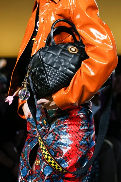 Look 24